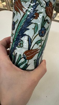 A polychrome Iznik mug, late 16th C. — photo 18