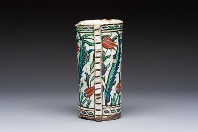 A polychrome Iznik mug, late 16th C. — photo 3