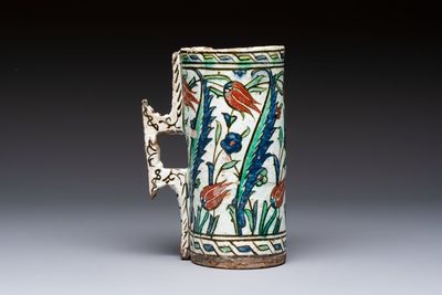 A polychrome Iznik mug, late 16th C. — photo 4
