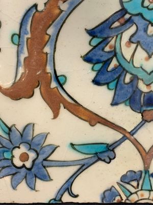 A polychrome Iznik pottery tile with floral design, Turkey, 17th C. — photo 3