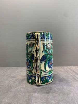 A polychrome Iznik-style mug with tulips and carnations, Kutahya, Turkey, 19th C. — photo 4