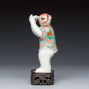 A polychrome Japanese nodding head Sarumawashi monkey playing kagura suzu — 照片 3