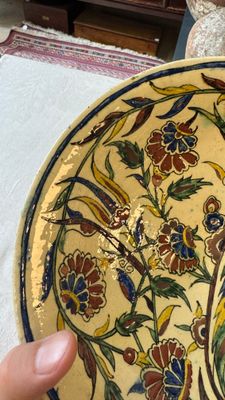 A polychrome Kutahya pottery Iznik-style dish — photo 2