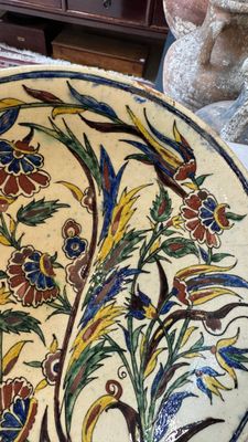 A polychrome Kutahya pottery Iznik-style dish — photo 3
