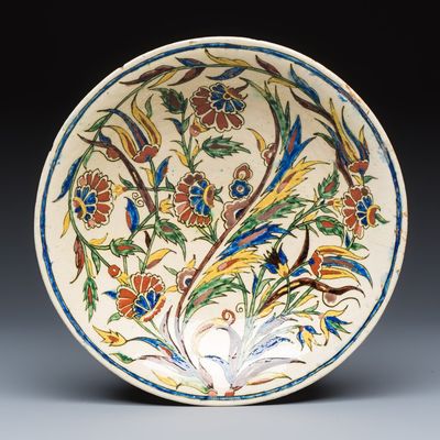 A polychrome Kutahya pottery Iznik-style dish, 19th C.