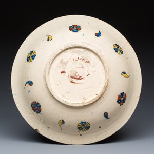 A polychrome Kutahya pottery Iznik-style dish — photo 2