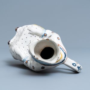 A polychrome Lille faience 'Jacqueline' jug, France, 2nd half 18th C. — photo 6
