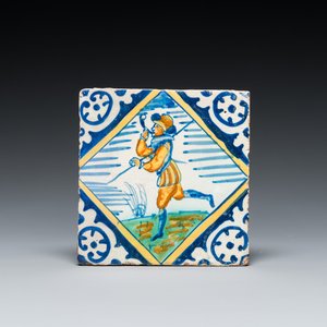 A polychrome maiolica tile with a hunter with horn, probably Middelburg, late 16th C. — photo 1