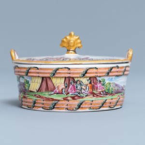 A polychrome petit feu and gilded Dutch Delft butter tub with a view on an encampment, 18th C. — photo 2