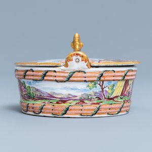 A polychrome petit feu and gilded Dutch Delft butter tub with a view on an encampment, 18th C. — photo 5