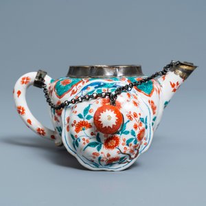 A polychrome petit feu and gilded Dutch Delft teapot and cover, early 18th C. — photo 5