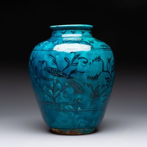 A polychrome pottery hookah base and a Persian turquoise-glazed pottery jar, late Qajar period, Iran, 19/20th C. — 照片 2