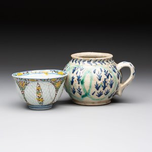 A polychrome pottery Kutahya cup and a mug, Turkey, 18th C. — photo 1
