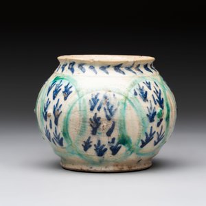A polychrome pottery Kutahya cup and a mug, Turkey, 18th C. — photo 11