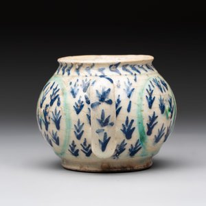 A polychrome pottery Kutahya cup and a mug, Turkey, 18th C. — photo 9