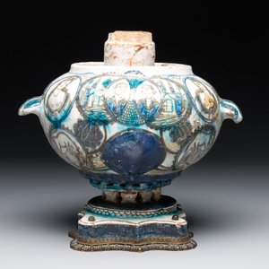 A polychrome Qajar ewer and a gilt bronze-mounted vessel, Iran, 19th C. — photo 10