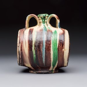 A polychrome Saintonge pottery barrel with a griffin, France, 16th C. — foto 3