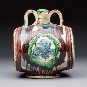 A polychrome Saintonge pottery barrel with a griffin, France, 16th C. — foto 5