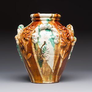 A polychrome Saintonge pottery vase with rope twist handles and mascarons, France, 17th C. — 照片 4