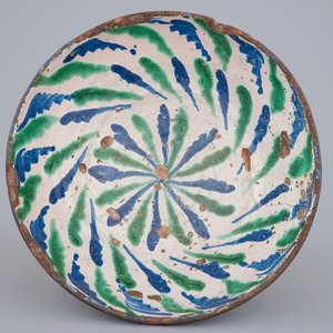 A polychrome Spanish bowl, Fajalauza, early 19th C. — 照片 1