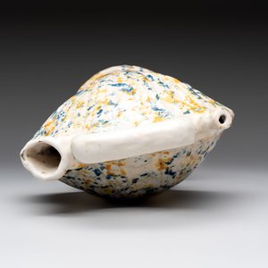 A polychrome spotted Spanish clam-form ewer, Aragon or Manises, 19th C. — foto 6