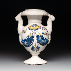 A polychrome two-handled vase, Nevers, 17th C. — photo 1