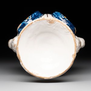 A polychrome two-handled vase, Nevers, 17th C. — photo 6