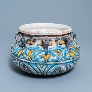 A polychrome Winterthur faience jardinière, Switzerland, 16th C. — 照片 1