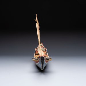 A polychrome wooden model of a traditional Madurese boat, Indonesia, 19/20th C. — foto 5
