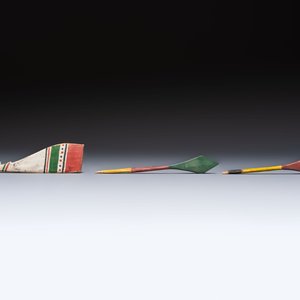 A polychrome wooden model of a traditional Madurese boat, Indonesia, 19/20th C. — foto 9