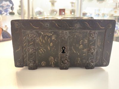 A polychrome wrought-iron casket, South Germany, Nuremberg, 17th C. — photo 8