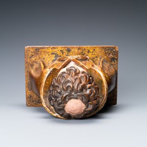 A polychromed and gilded wooden reliquary bust, Italy, 17th C. — 照片 6