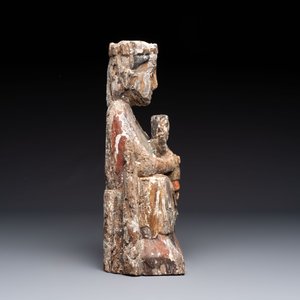 A polychromed carved wooden 'Sedes Sapientia' or Madonna with child, probably Spain, 20th C. — photo 4