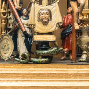 A polychromed wooden 'Golgotha' group with all the Instruments of the Passion in glass display, France or Italy, 18th C. — photo 9