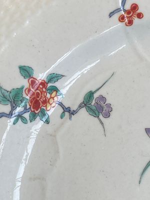 A porcelain Kakiemon-style plate, France, Chantilly, 18th C. — photo 3