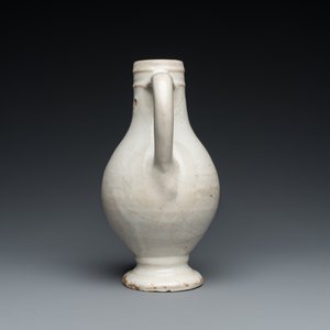 A Portuguese blue and white armorial ewer inscribed Jacob Schröder, Lisbon, dated 1644 — 照片 4