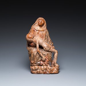 A Portuguese polychromed olive wood Pietà, 16th C. — 照片 2