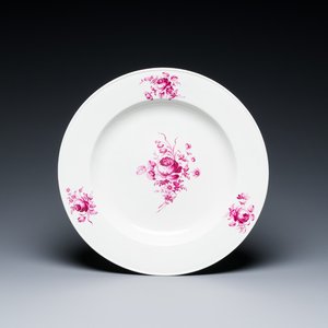 A purple-enameled dish with floral design, Tournai, 18th C. — 照片 1