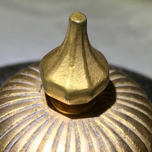 A Qajar-style parcel-gilt bronze vase and cover, France, 19th C. — photo 7