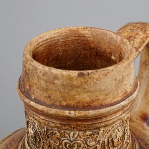 A Raeren armorial stoneware jug, ca.1600 — 照片 7