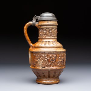 A Raeren stoneware 'Peasants Dance' jug with a mounted pewter lid, dated 1587 — foto 4