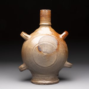 A Raeren stoneware pilgrim's flask, Germany, 17th C. — photo 4