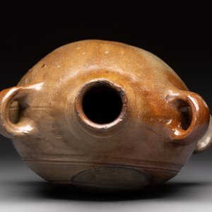 A Raeren stoneware pilgrim's flask, Germany, 17th C. — photo 6
