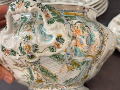 A rare 30-piece KPM porcelain service with Cantonese famille verte painting, China and Germany, 19th C. — photo 30