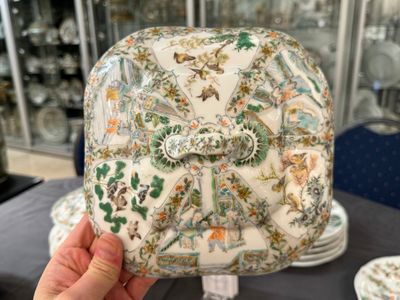 A rare 30-piece KPM porcelain service with Cantonese famille verte painting, China and Germany, 19th C. — photo 46