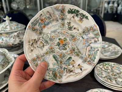 A rare 30-piece KPM porcelain service with Cantonese famille verte painting, China and Germany, 19th C. — photo 75