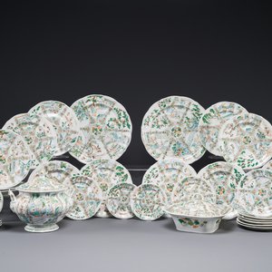 A rare 30-piece KPM porcelain service with Cantonese famille verte painting, China and Germany, 19th C. — photo 1