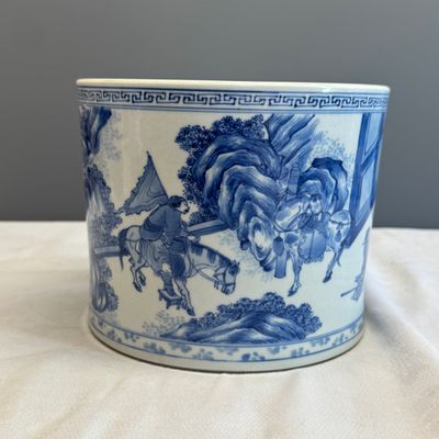 A rare and fine Chinese blue and white 'Xie An at the Battle of the Fei River' brushpot (Bitong) — foto 1