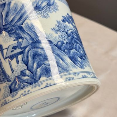 A rare and fine Chinese blue and white 'Xie An at the Battle of the Fei River' brushpot (Bitong) — foto 12