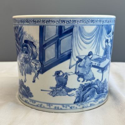 A rare and fine Chinese blue and white 'Xie An at the Battle of the Fei River' brushpot (Bitong) — foto 2